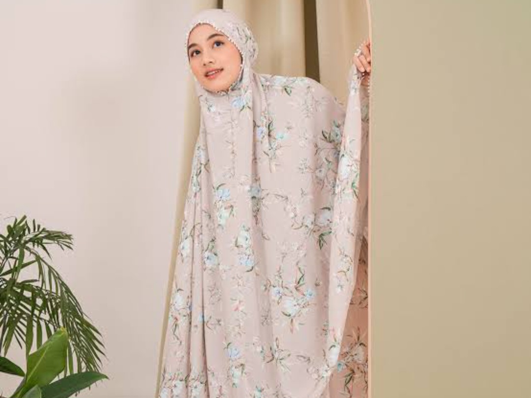 Ilustrasi mukena parasut vs mukena kain (foto: mooci)