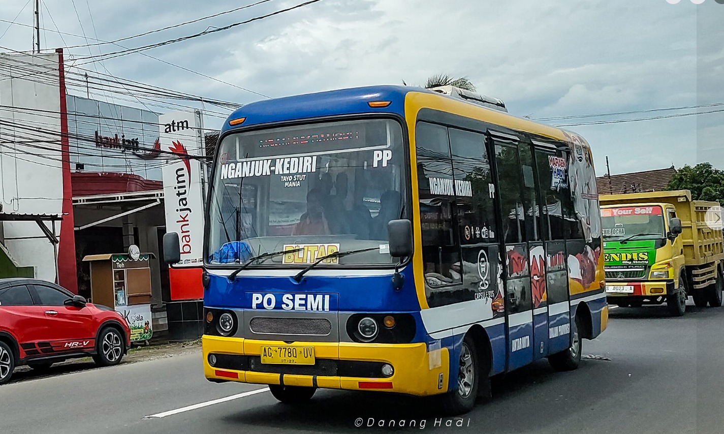 Bus Tayo Milik PO Semi
