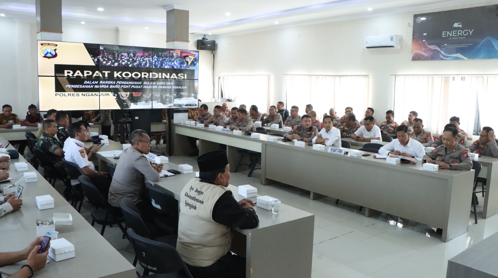 Rapat kordinasi Polres Nganjuk dengan pengurus PSHT jelang pengesahan warga