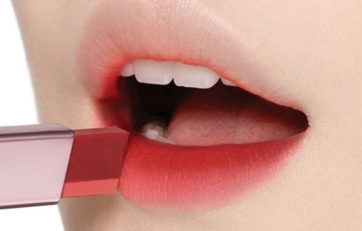 Mau Coba Ombre Lips? Jangan Salah Shade! Ini Panduan Ombre Lips Anti Gagal