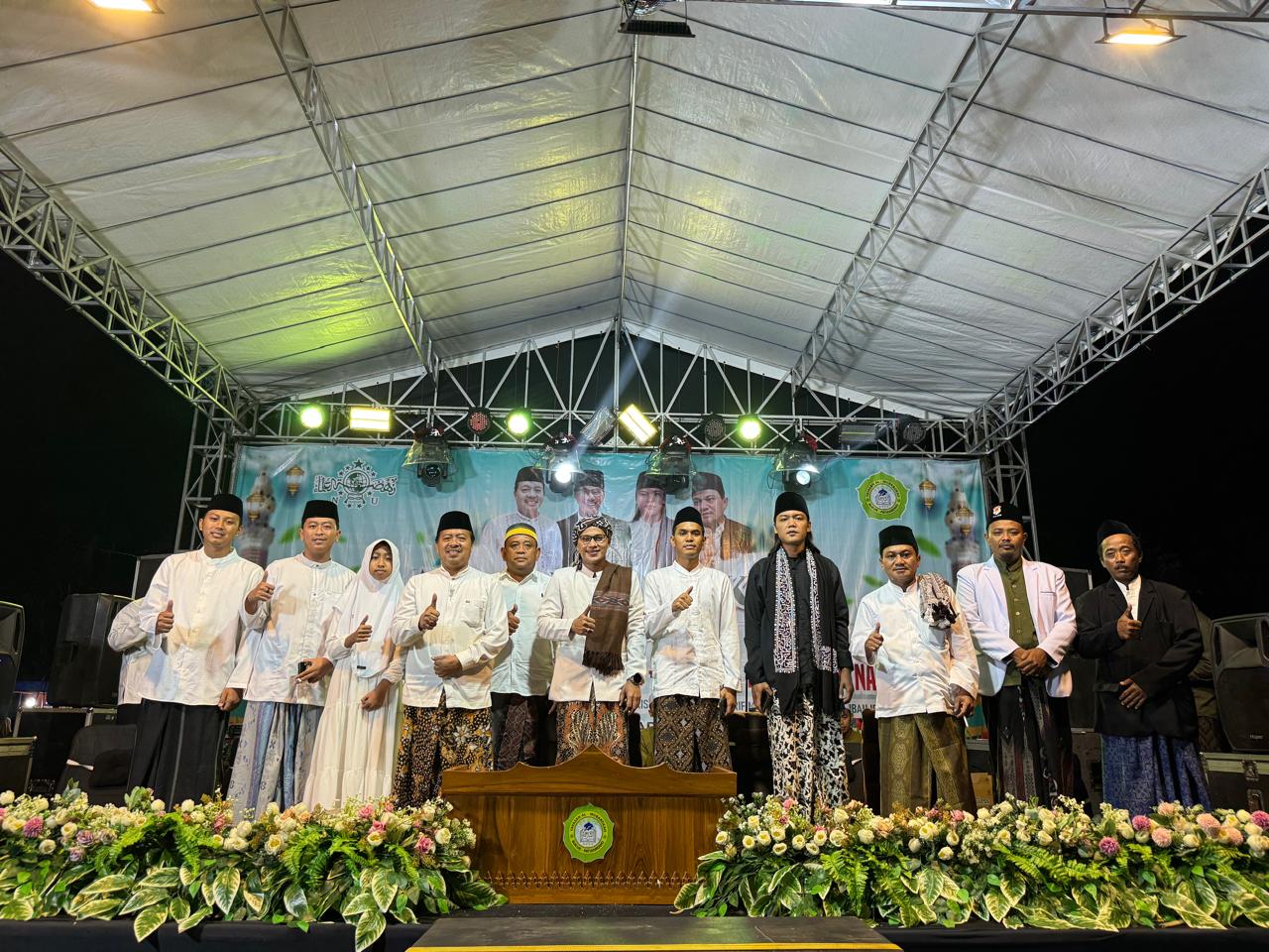 Ribuan Jamaah Hadiri Yayasan Al Mubarokah Bersalawat