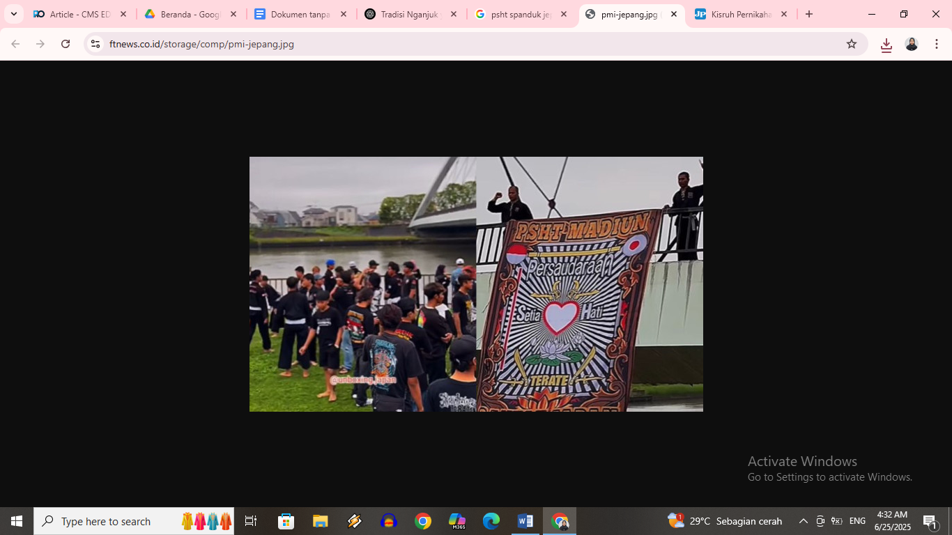 WNI bentangkan spanduk besar di Jepang