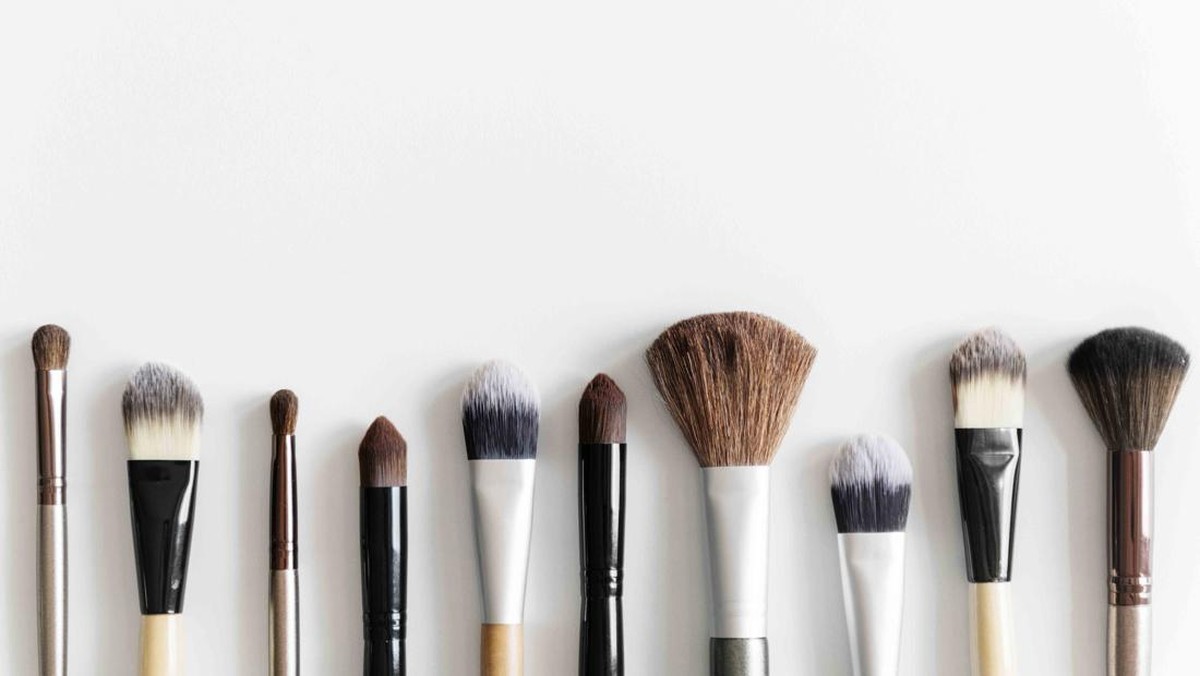 Beauty Enthusiast Wajib Tahu, Ini Dia Deretan Brush Makeup Lengkap Dengan Fungsinya, Jangan Asal Pakai!