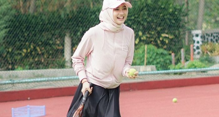 Ingin Jogging Tetap Cantik dan Stylish? Ini Deretan Item Outfit Olahraga Untuk Hijaber