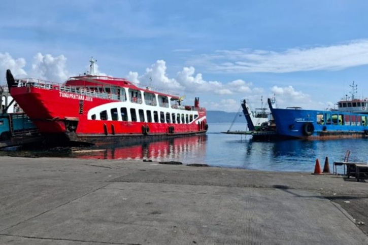 KMP Tunu Pratama Jaya saat bersandar di pelabuhan Gilimanuk, Bali