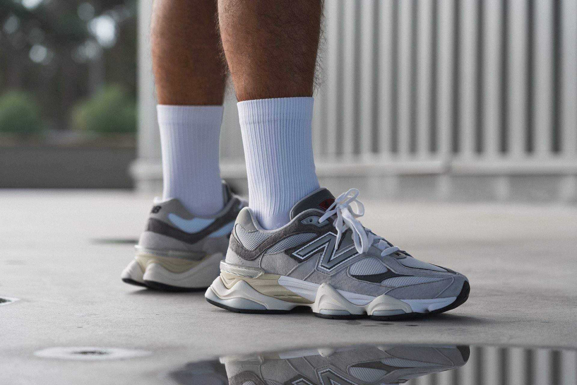 Sepatu Chunky vs Sepatu Flat, Mana Yang Paling Cocok Untuk Pria Berbadan Pendek?