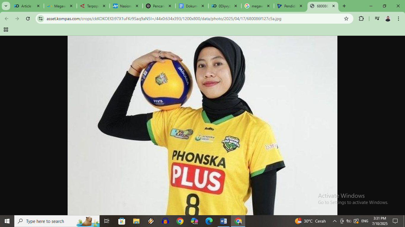 Berapa gaji megawati di klub Manisa BBSK Turki?