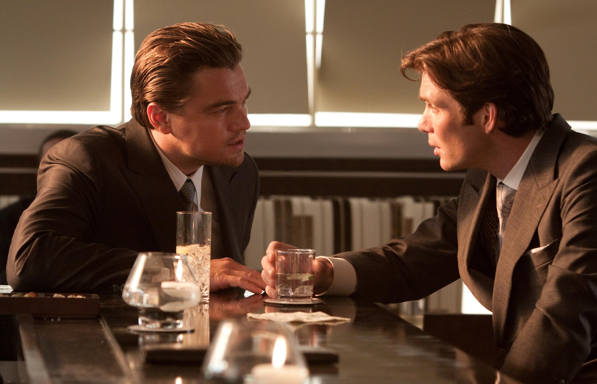 Leonardo DiCaprio dan Cillian Murphy dalam Inception (2010)