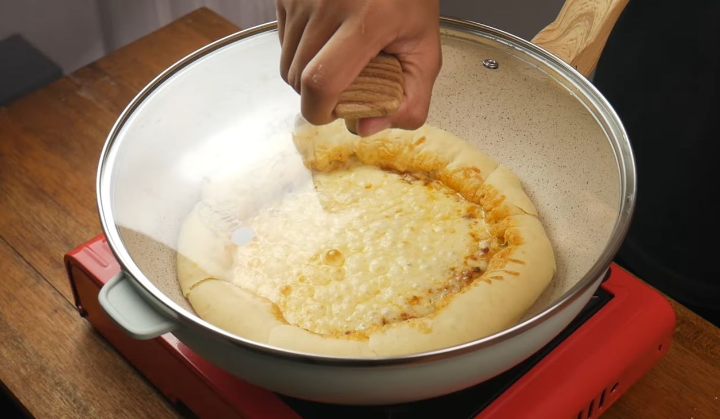 Pizza Teflon Ala Puguh Kristanto