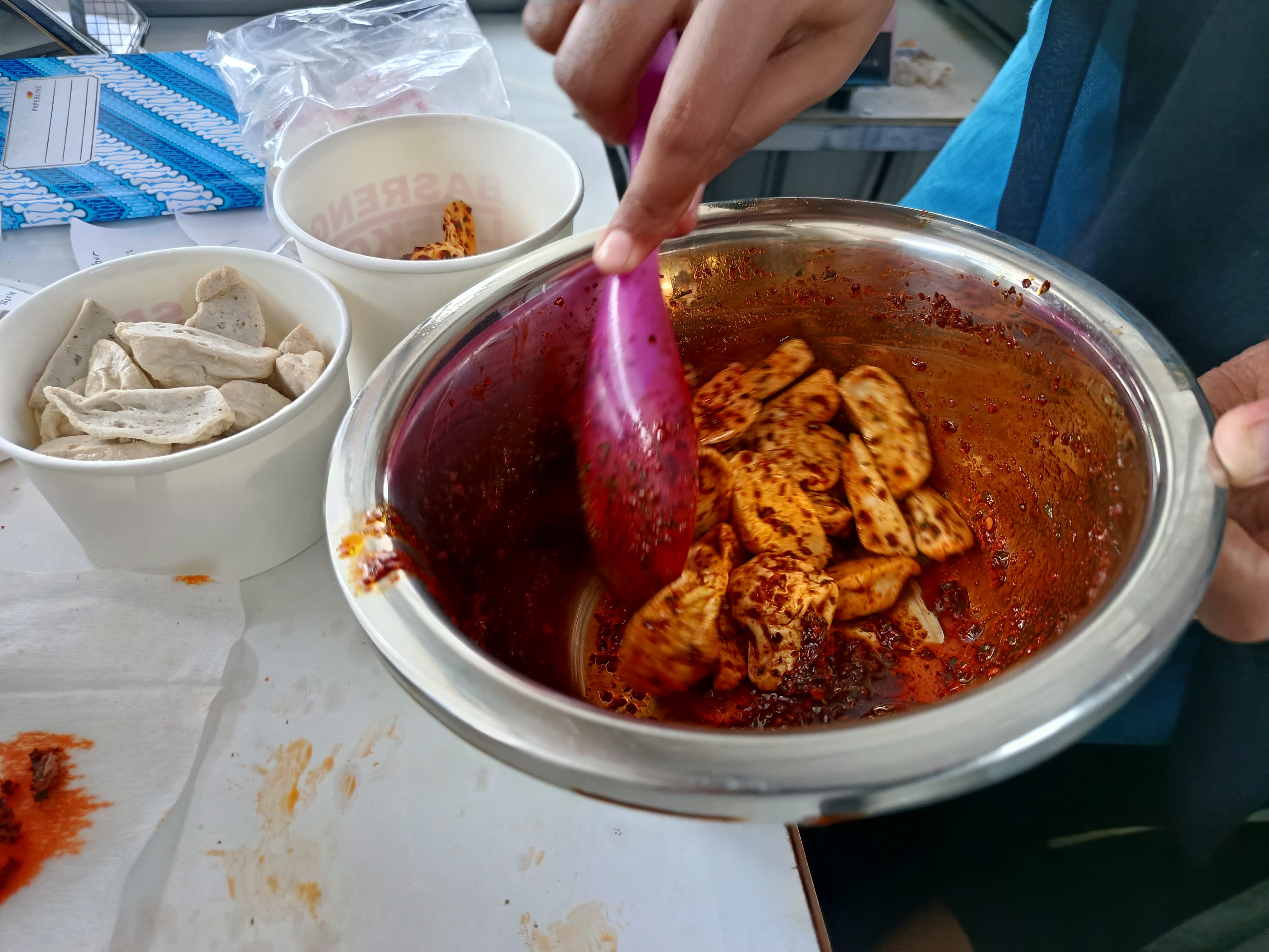 Basreng yang dibalur chilli oil yang menggugah selera