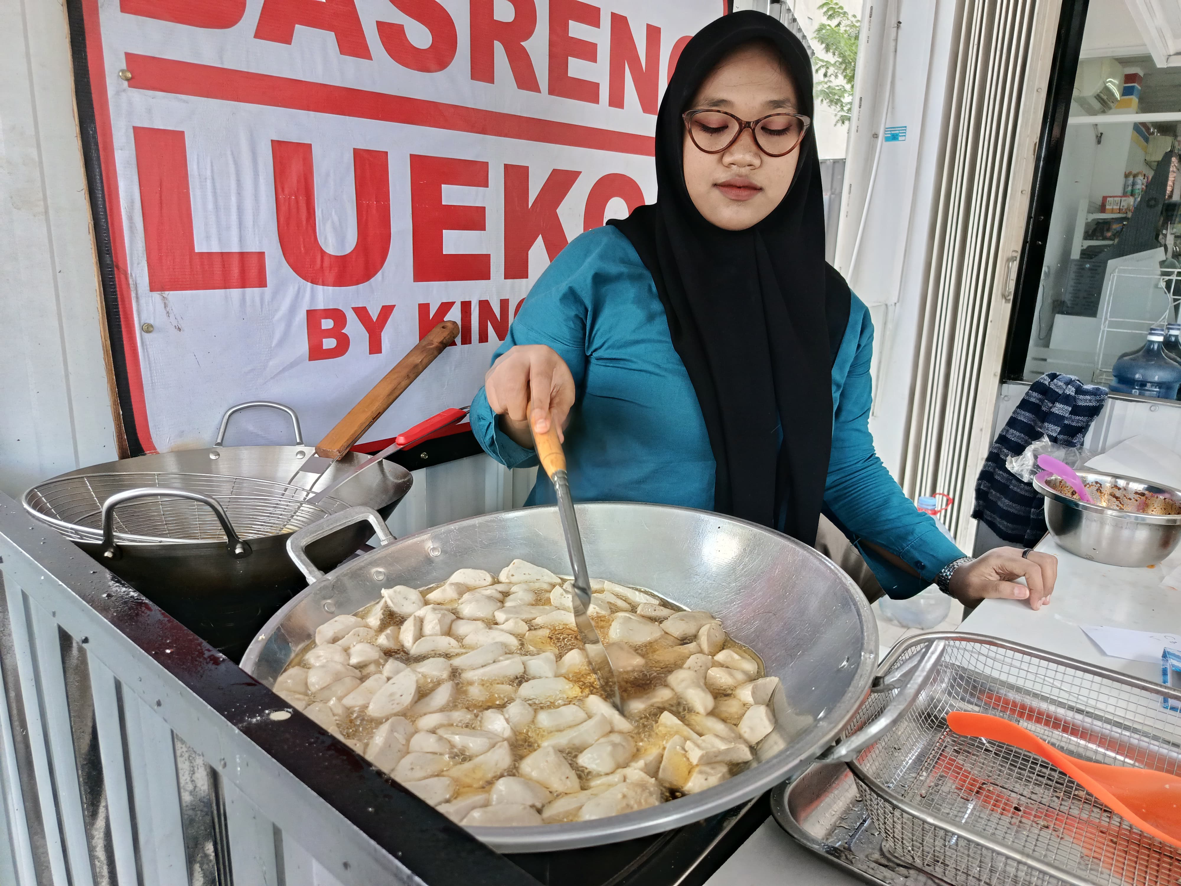 Basreng Loekoh By King Abdi ada yang varian chilli oil dan bumbu tabur