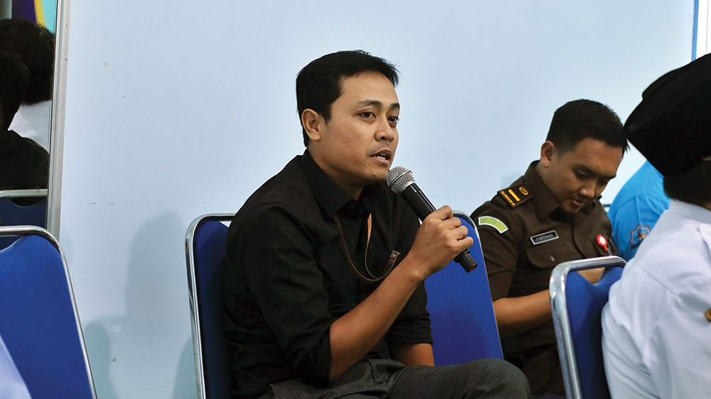 HARUS KEPO: Wakil Dekan FKIP UPMS Nganjuk Rengga Yudha Santoso minta ortu aktif.
