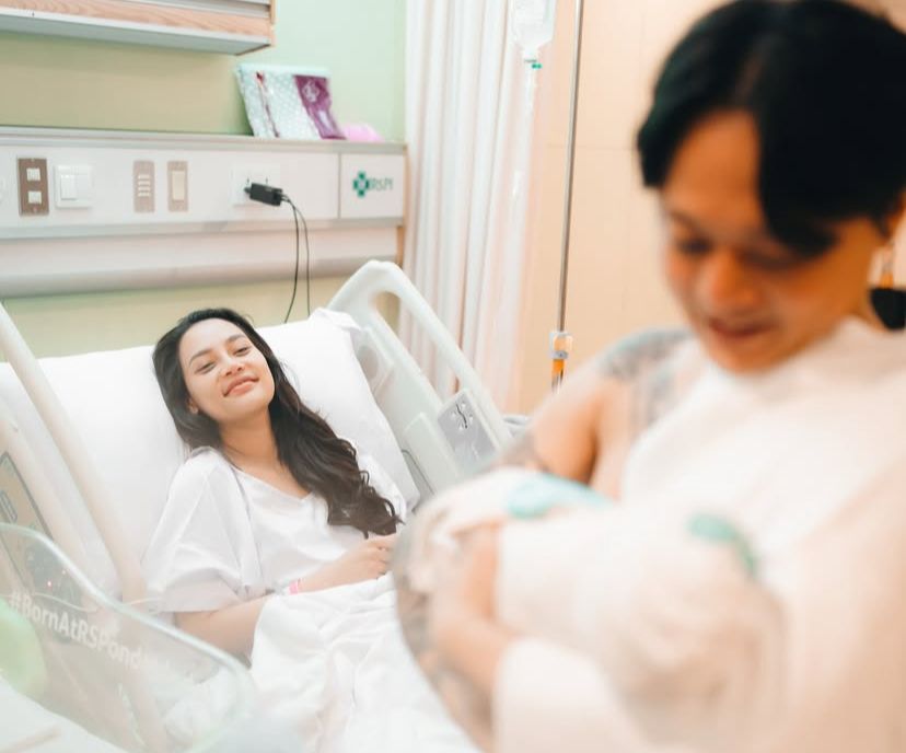 Erika Carlina melahirkan anak laki-lakinya pada awal 1 Agustus 2025