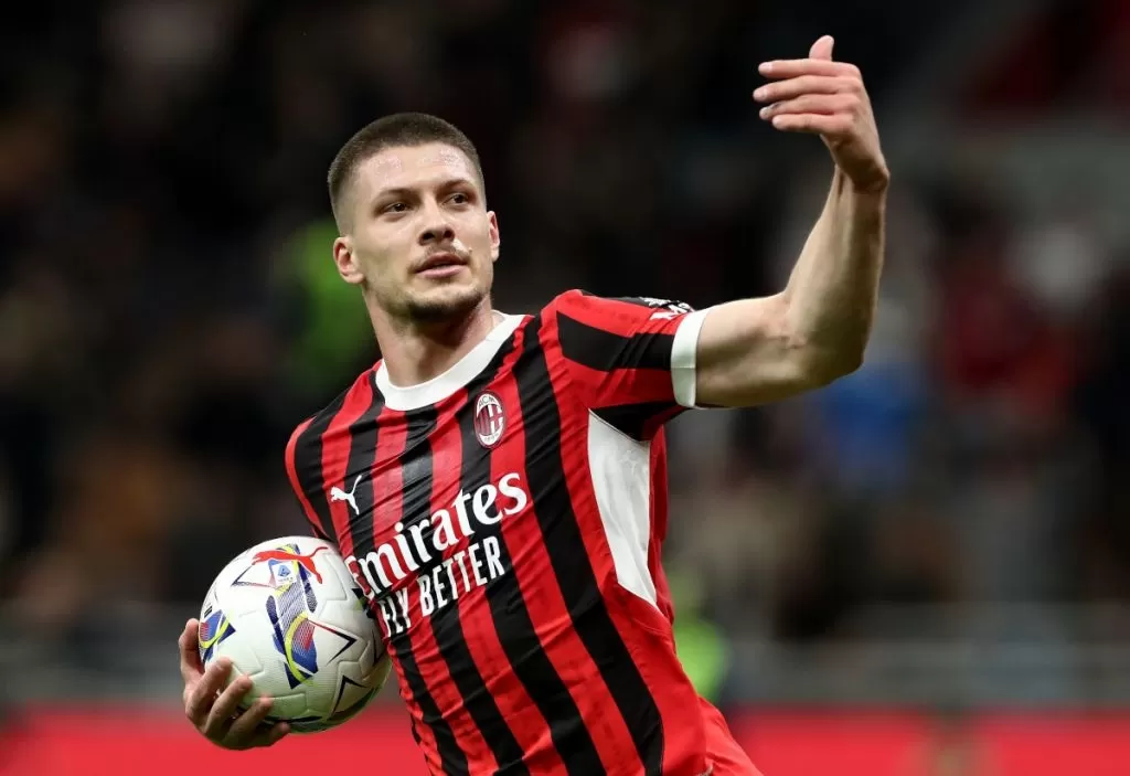 Luka Jovic saat merayakan golnya ke gawang Inter Milan.