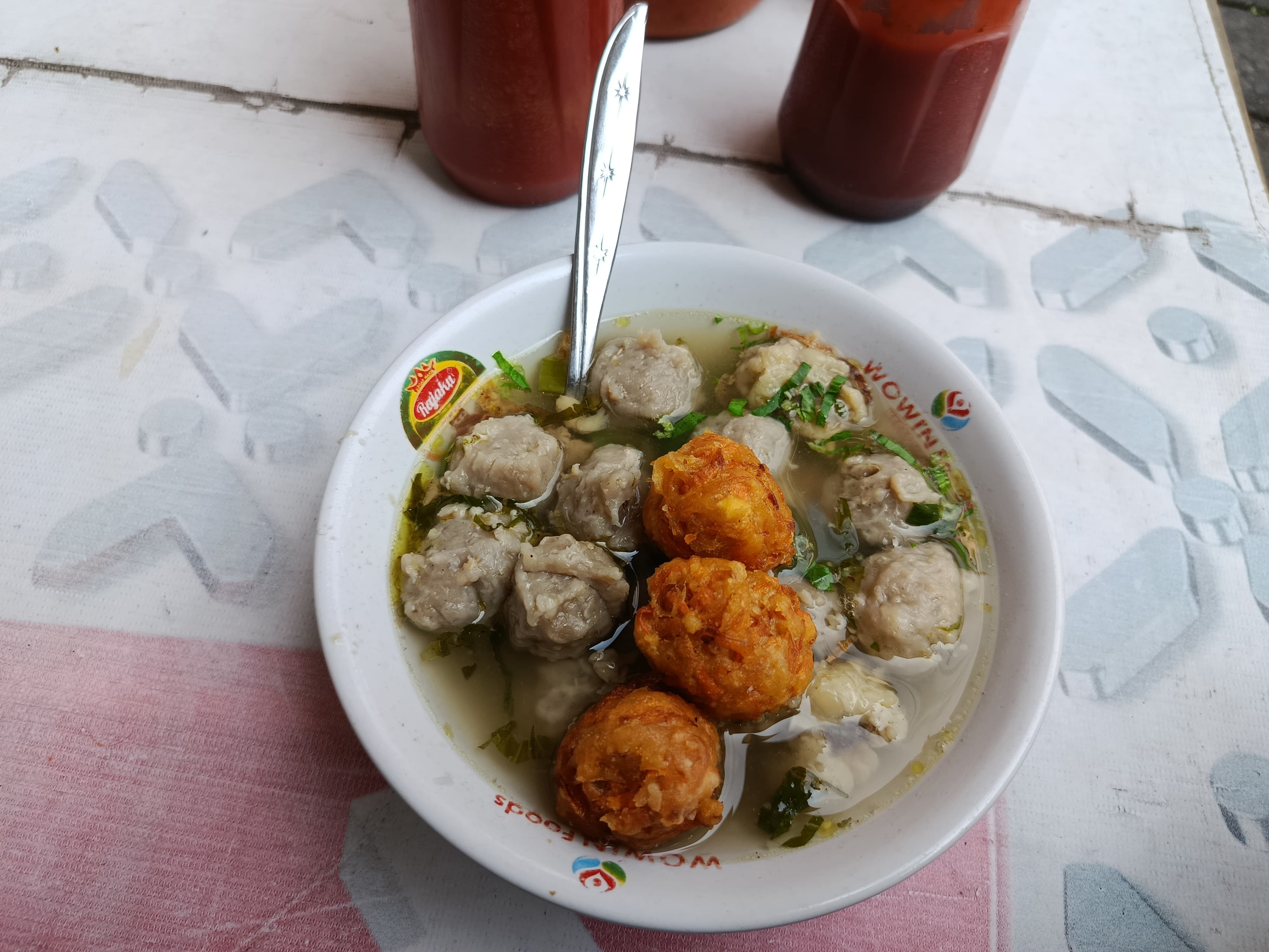 Penampakan satu porsi bakso Rp 10 ribu.