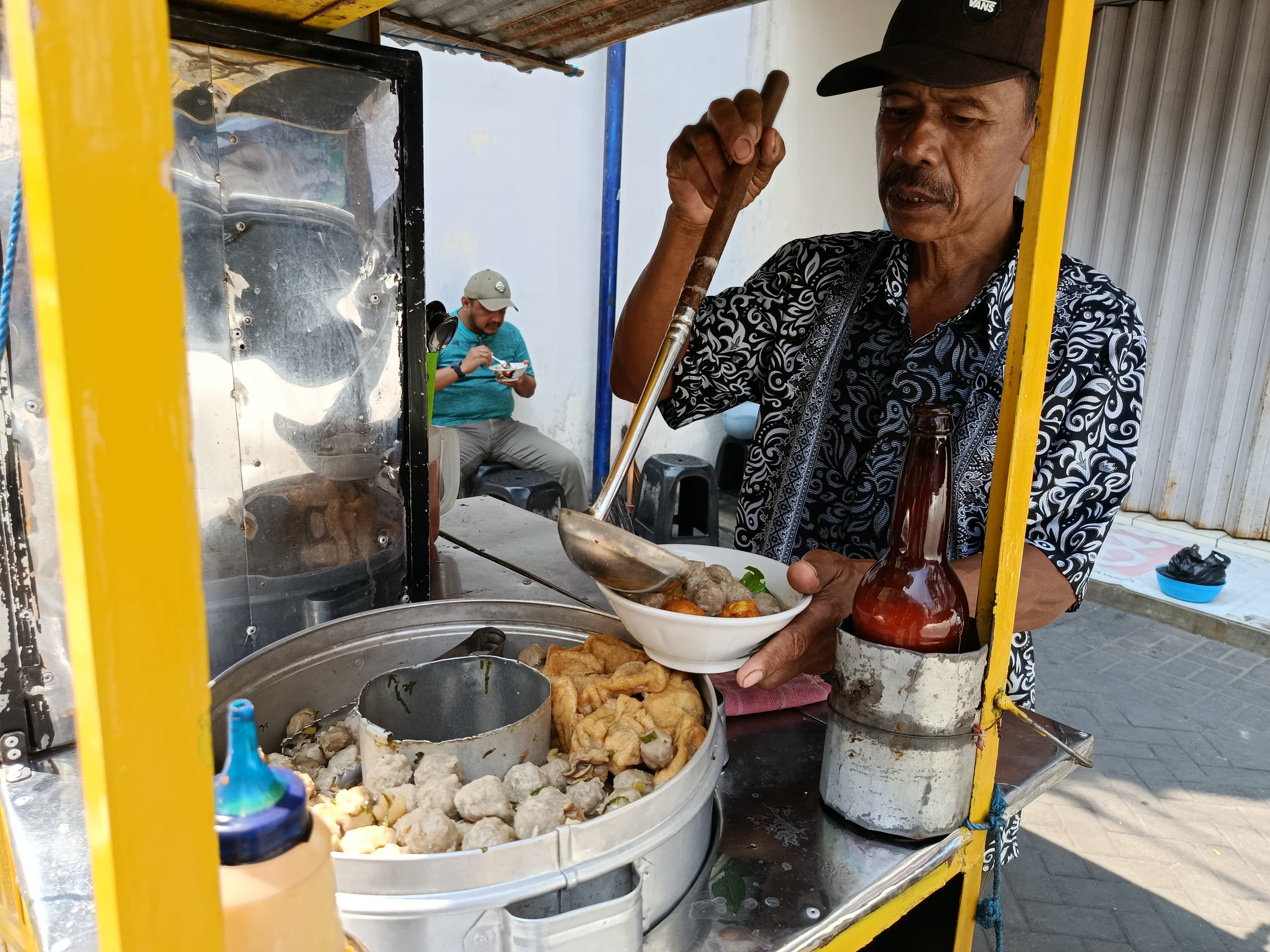 Bakso Pak Edy berlokasi di Ruko Hayam Wuruk belakang Kediri Town Square, Kota Kediri