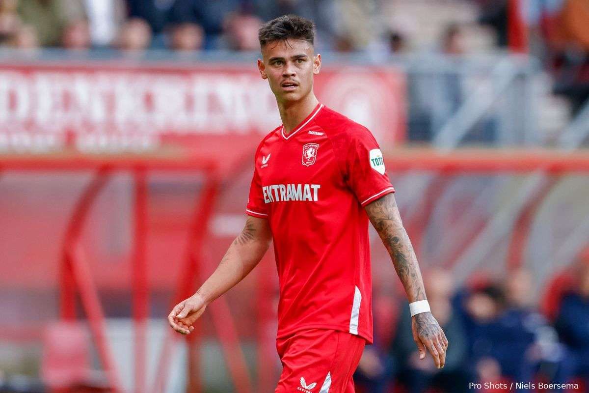 Aksi Mees Hilgers saat membela FC Twente
