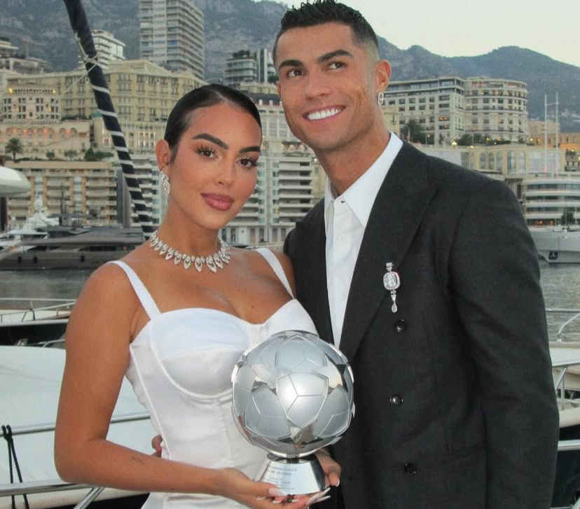 Kisah cinta Georgina Rodriguez dan Cristiano Ronaldo selalu menjadi sorotan publik.