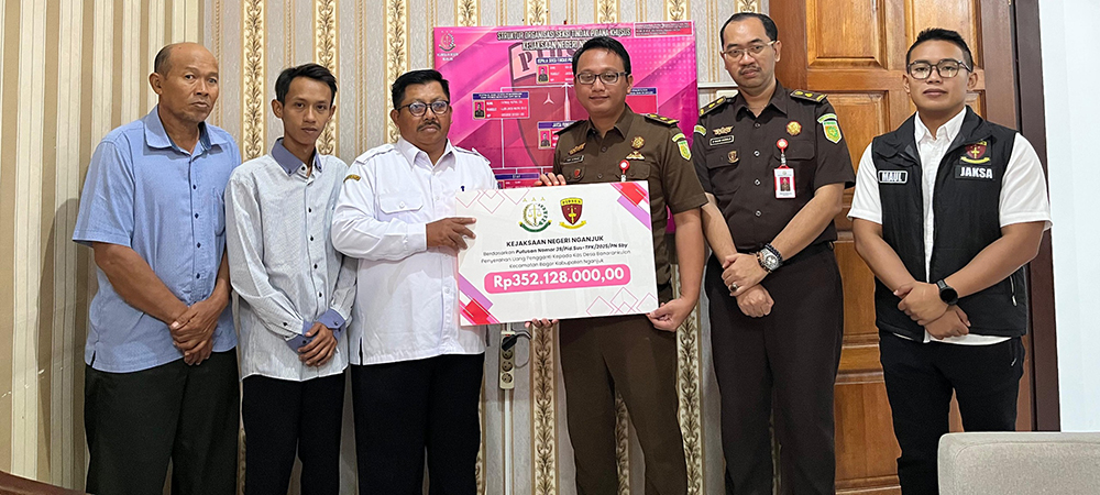Mantan Kades Banarankulon bayarkan uang pengganti