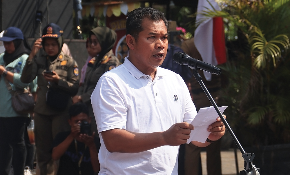 LANGSUNG IN: Kepala Disporabudpar Gunawan Widagdo beri sambutan saat karnaval.