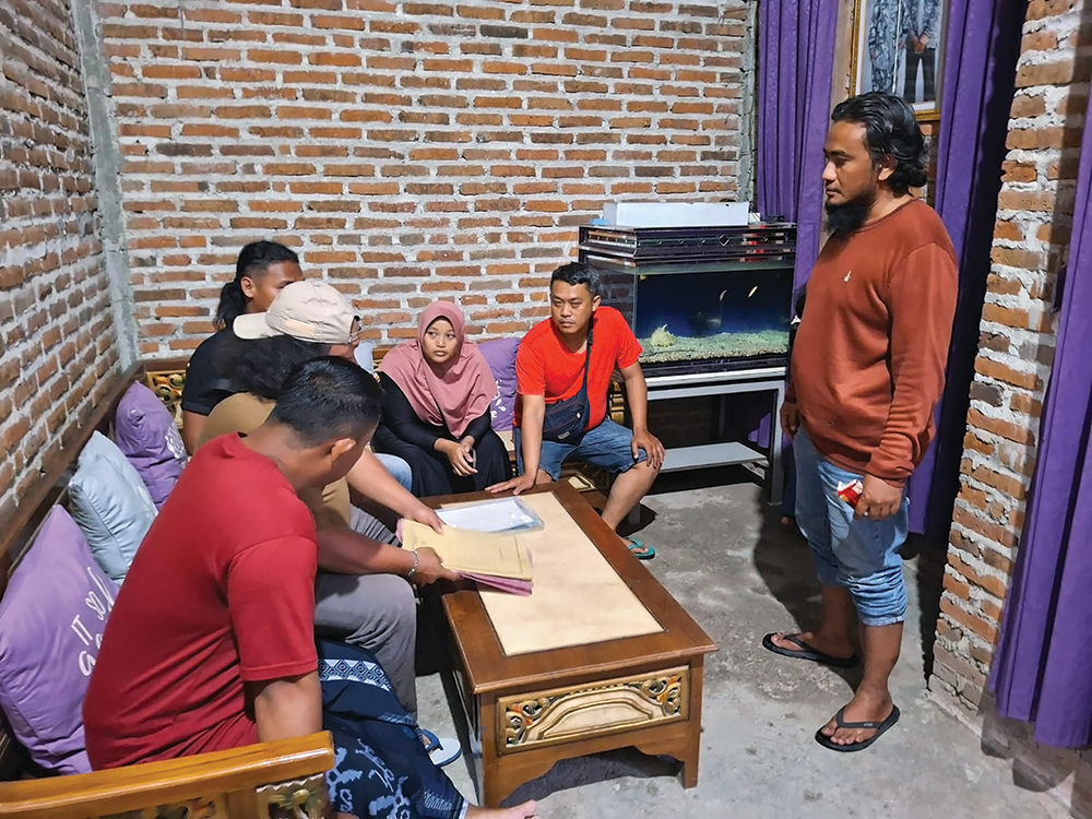 Polisi gerebek tersangka perampokan