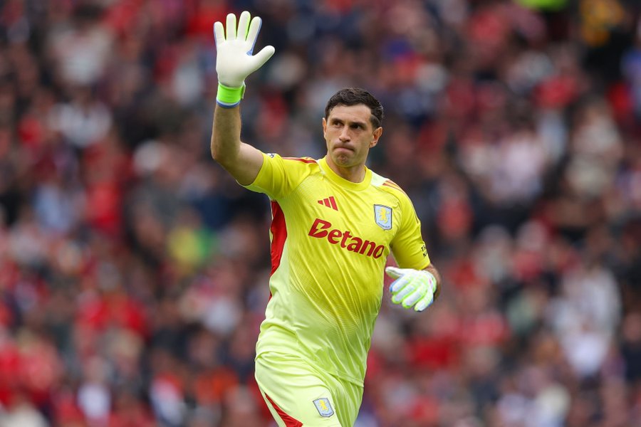 Emiliano Martinez.