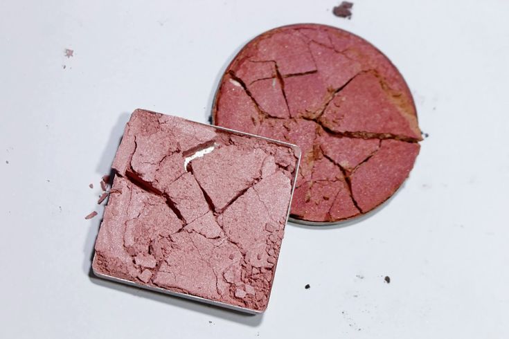 Make Up Kadaluwarsa Berbahaya bagi Kulit
