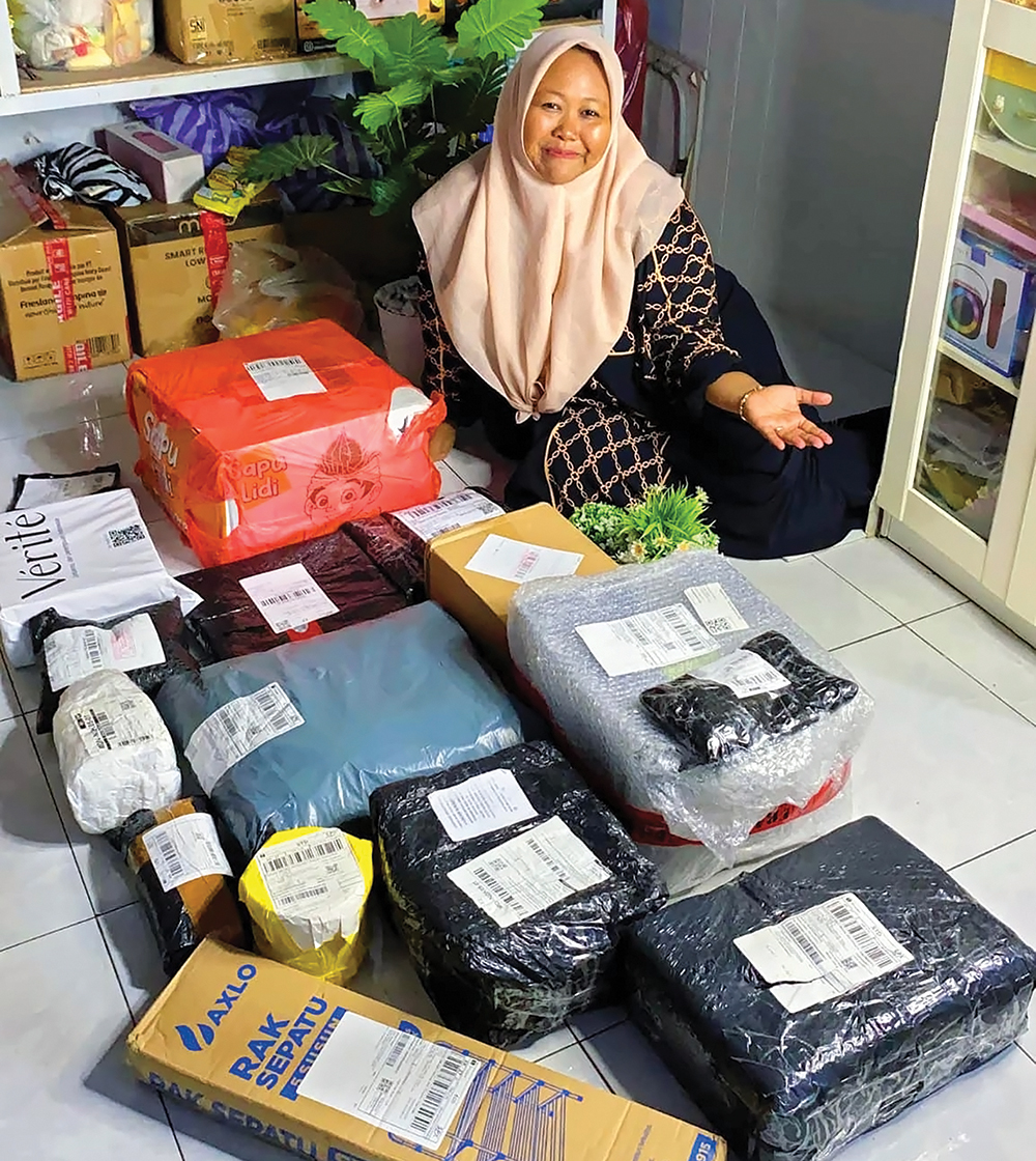 RAMAI: Ketelatenan Umik Asih membuat konten berhasil menarik brand terkenal.