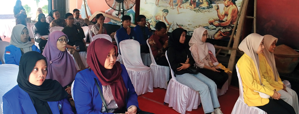 BAHAS SEJARAH: Peserta Seminar Hasil Kajian Koleksi Museum antusias.