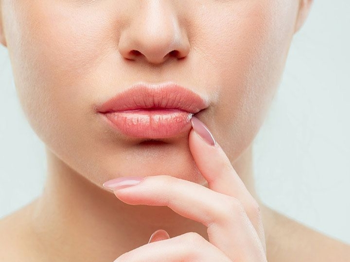 Agar Lipstik Awet Seharian