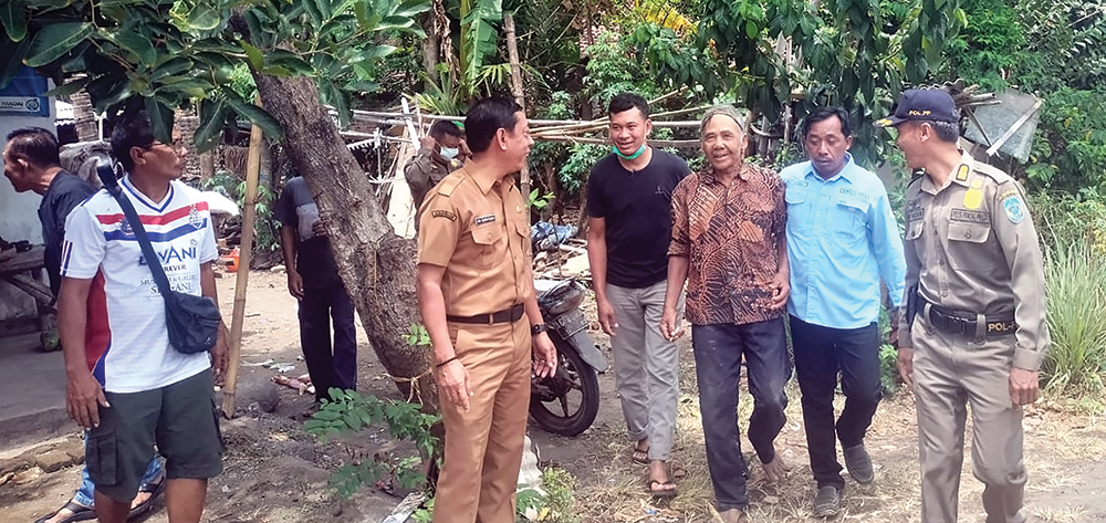 BIKIN TAKUT WARGA: ODGJ diamankan petugas gabungan karena bikin resah warga Desa Singkalanyar, Kecamatan Prambon.