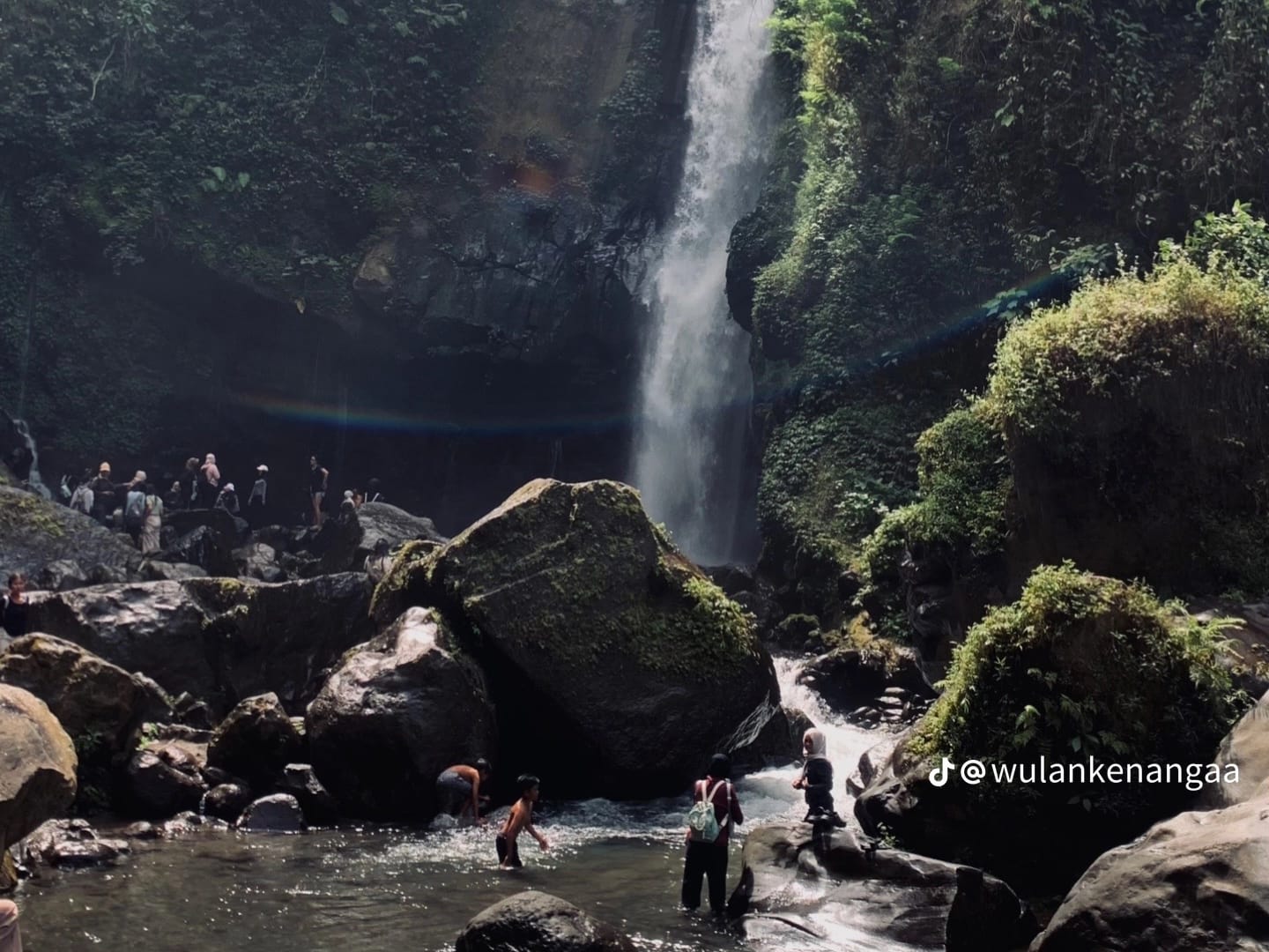 Panorama bawah Air Terjun Kedung Kayang. (Foto: TikTok.com/@wulankenangaa)