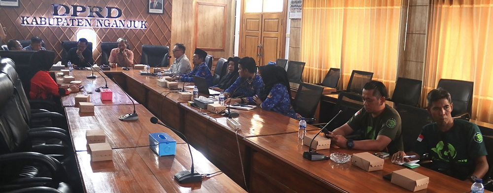 DENGAR PENDAPAT: DPRD bahas limbah beracun yang dibuang oknum tak bertanggung jawab.