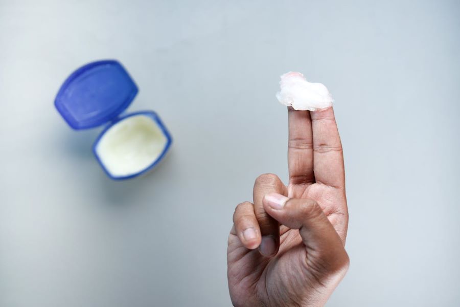 Vaseline atau Petroleum Jelly Memiliki Kegunaan yang Lebih Luas Lagi