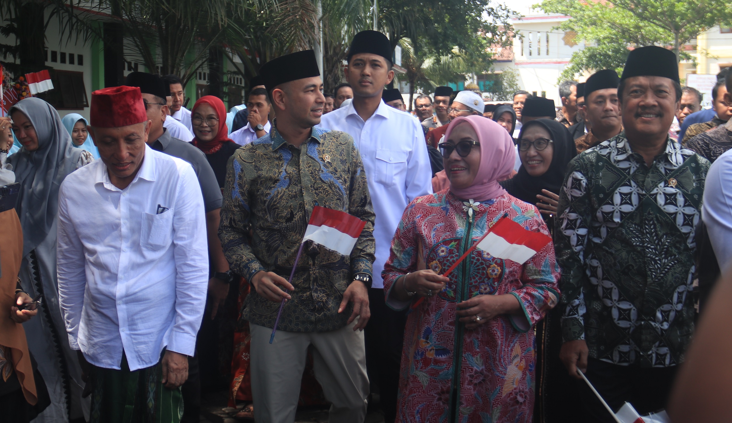 Raffi Ahmad saat berkunjung di Ponpes Mojosari di Kabupaten Nganjuk