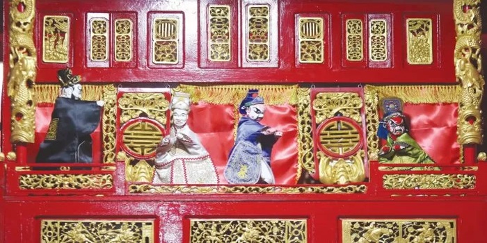 Wayang Potehi, seni tradisional Tionghoa, akulturasi budaya di Surabaya.