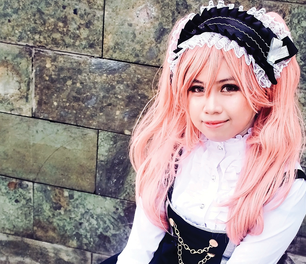 Airin dengan kostum Harajuku Gotik Lolita.