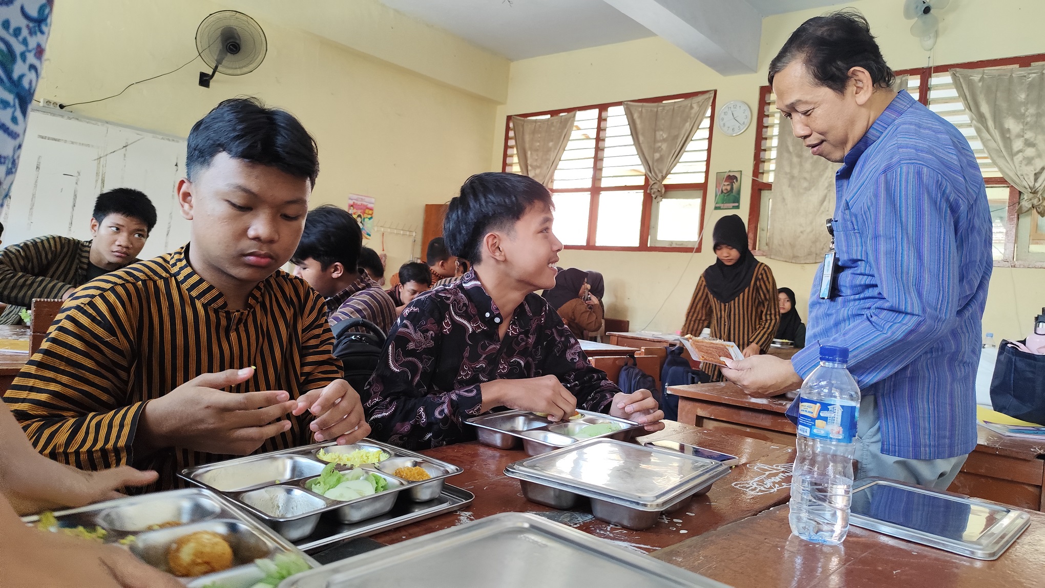 Program MBG yang berlangsung di SMPN 3 Nganjuk