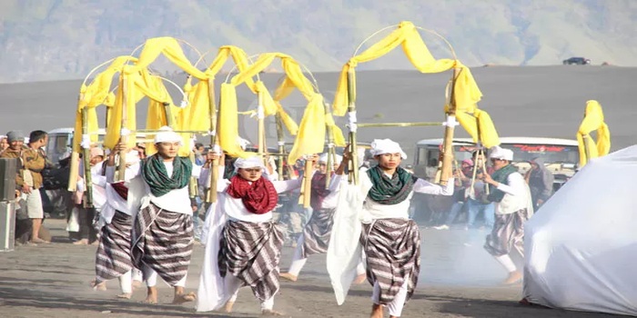 Tradisi Yadnya Kasada, wujud persembahan suku Tengger di lereng Gunung Bromo