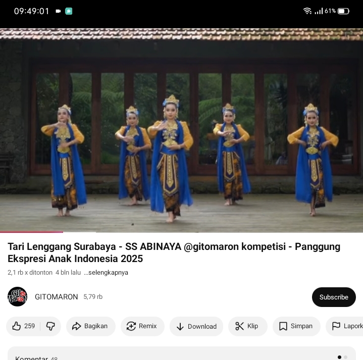 Gerak anggun para penari Tari Lenggang Surabaya yang memukau