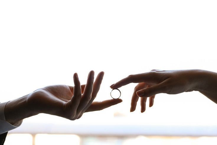 Ilustrasi foto cincin lamaran