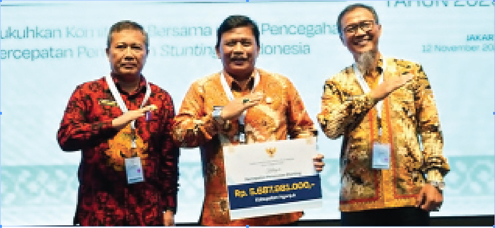 NGANJUK MELESAT: Bupati Marhaen Djumadi menerima insentif fiskal Rp 5,6 miliar.