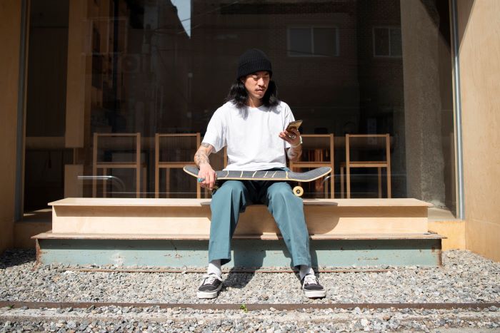 Gaya santai ala Streetwear. (Foto: Freepik.com)