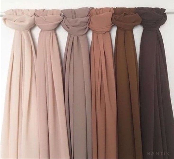 Panduan memilih warna hijab yang serasi dengan warna kulit