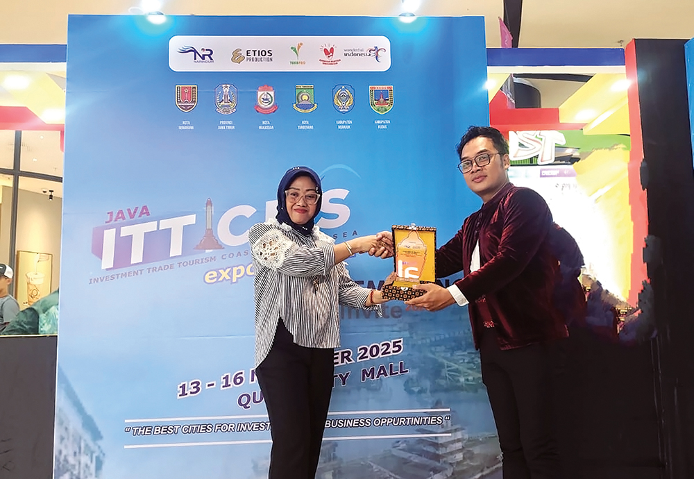 Dinkop UM raih stand terbaik ketiga pada ajang Pameran Java ITT CMS Expo 2025 di Queen City Mall Kota Semarang.