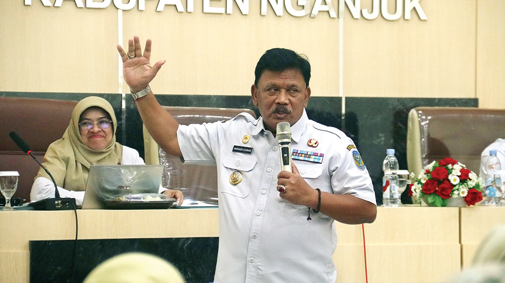 MOTIVASI: Bupati Marhaen Djumadi saat memberi sambutan.