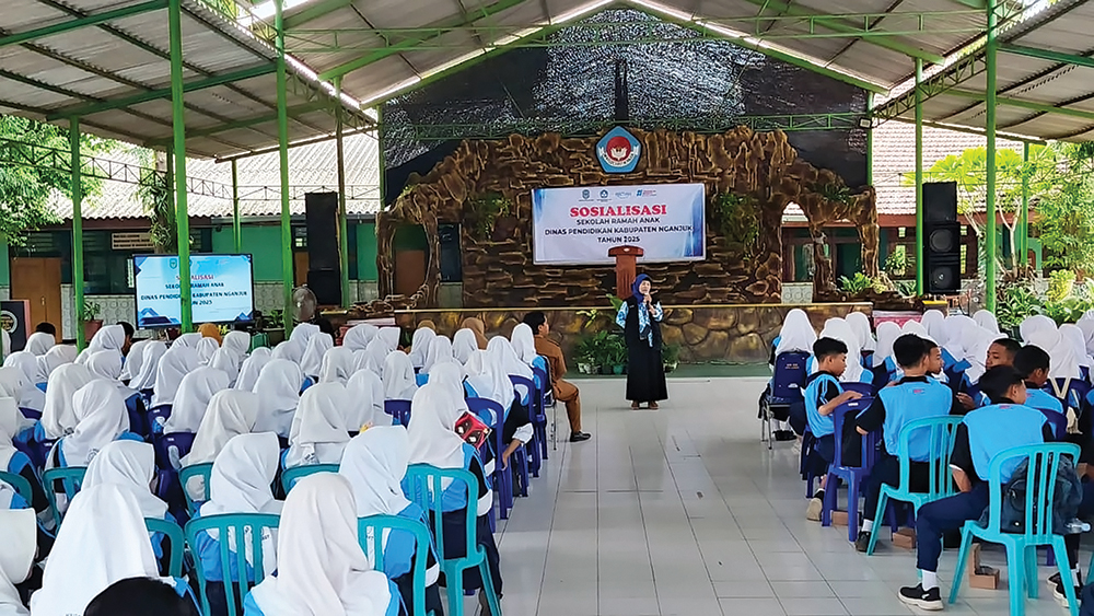 WUJUDKAN SEKOLAH RAMAH ANAK: Dinas pendidikan menggelar sosialisasi di sekolah.