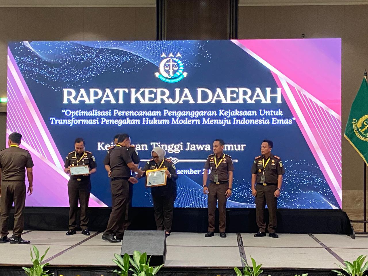 Kejaksaan Negeri Nganjuk saat mengikuti Rakerda Kejaksaan Tinggi Jatim