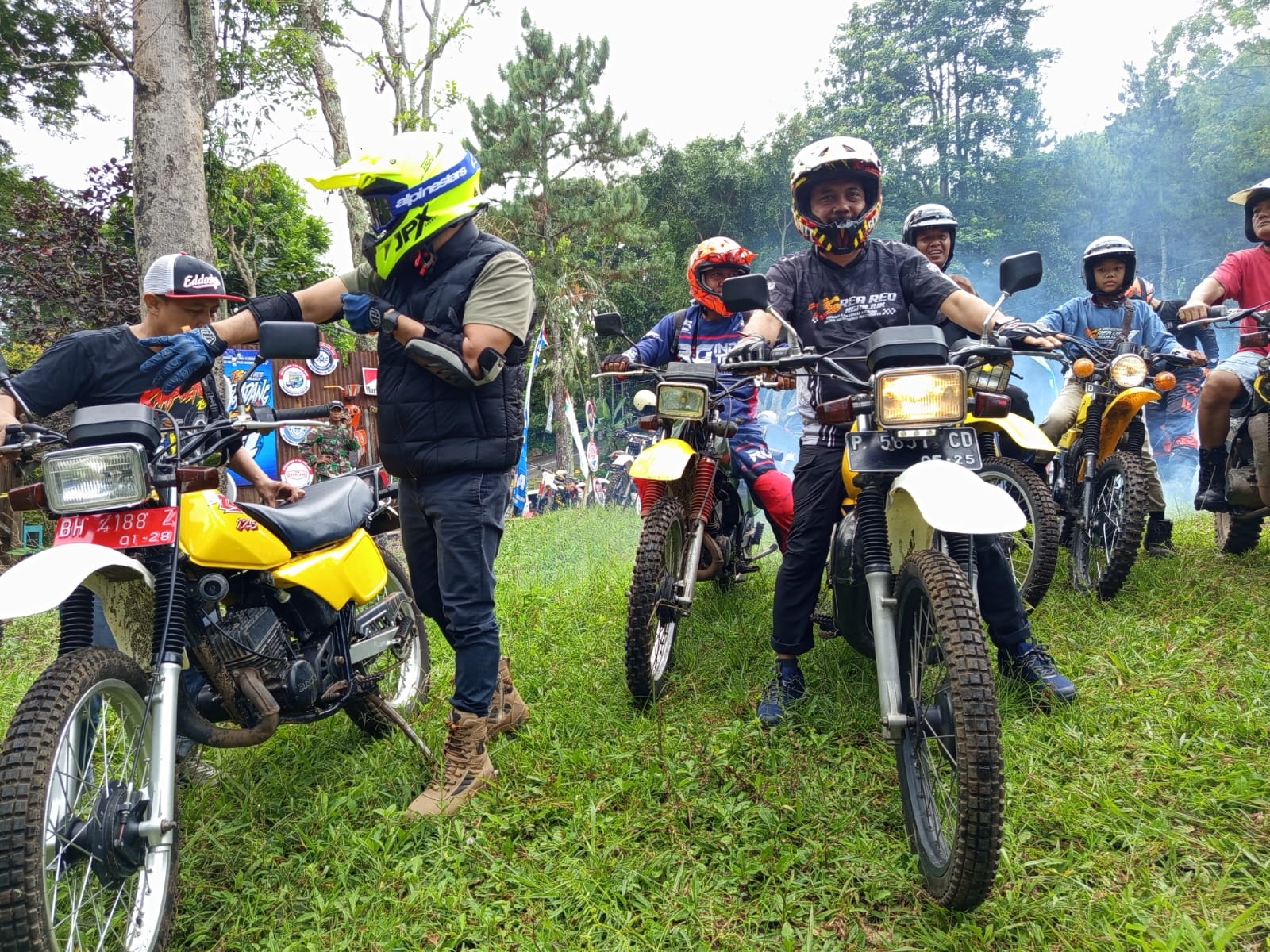 Ketua DPRD Tatit Naiki Motor Trail