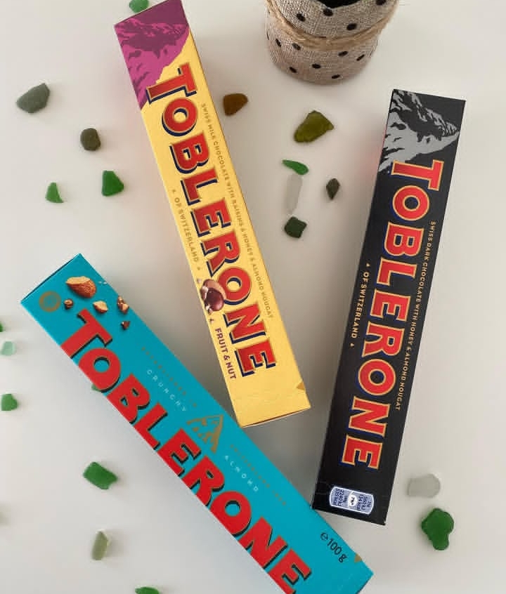 Cokelat Toblerone dengan berbagai varian rasa yang ikonik